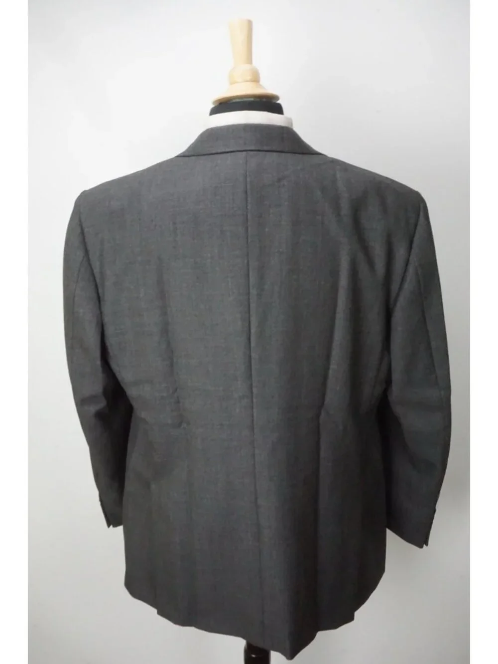 Burberry London Woven Solid Gray Wool 2 Pc Suit Jacket Pants Sz 44S BRAND NEW